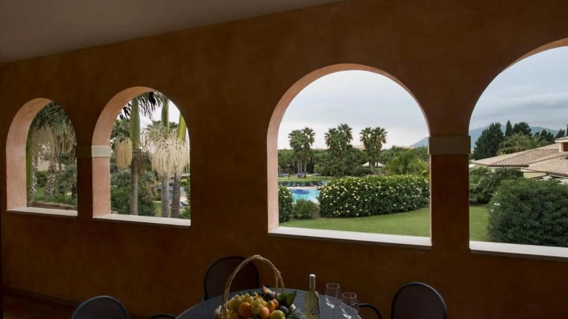 Tranquil Lantana Resort 1 Bedroom Room Apartment Sleeps 5 Pula