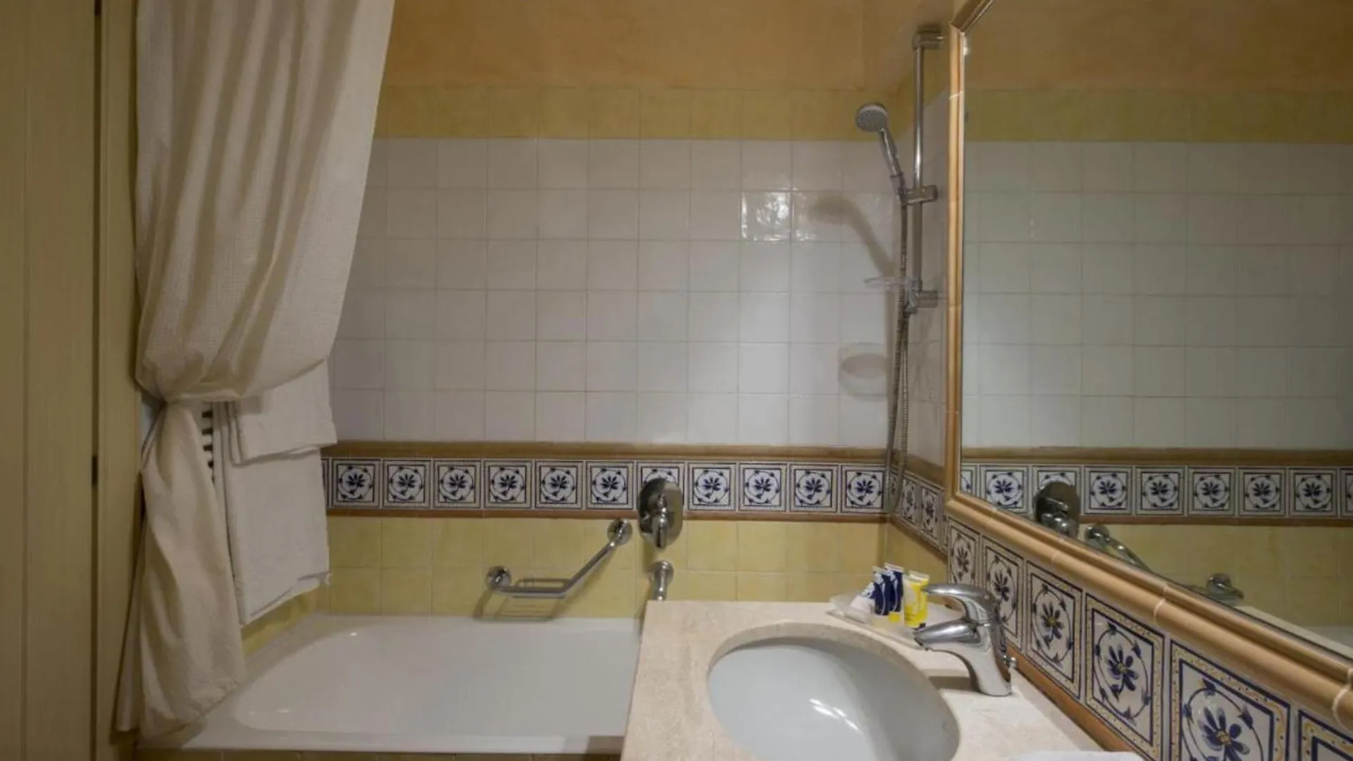 Tranquil Lantana Resort 1 Bedroom Room Apartment Sleeps 5 Pula 0*,