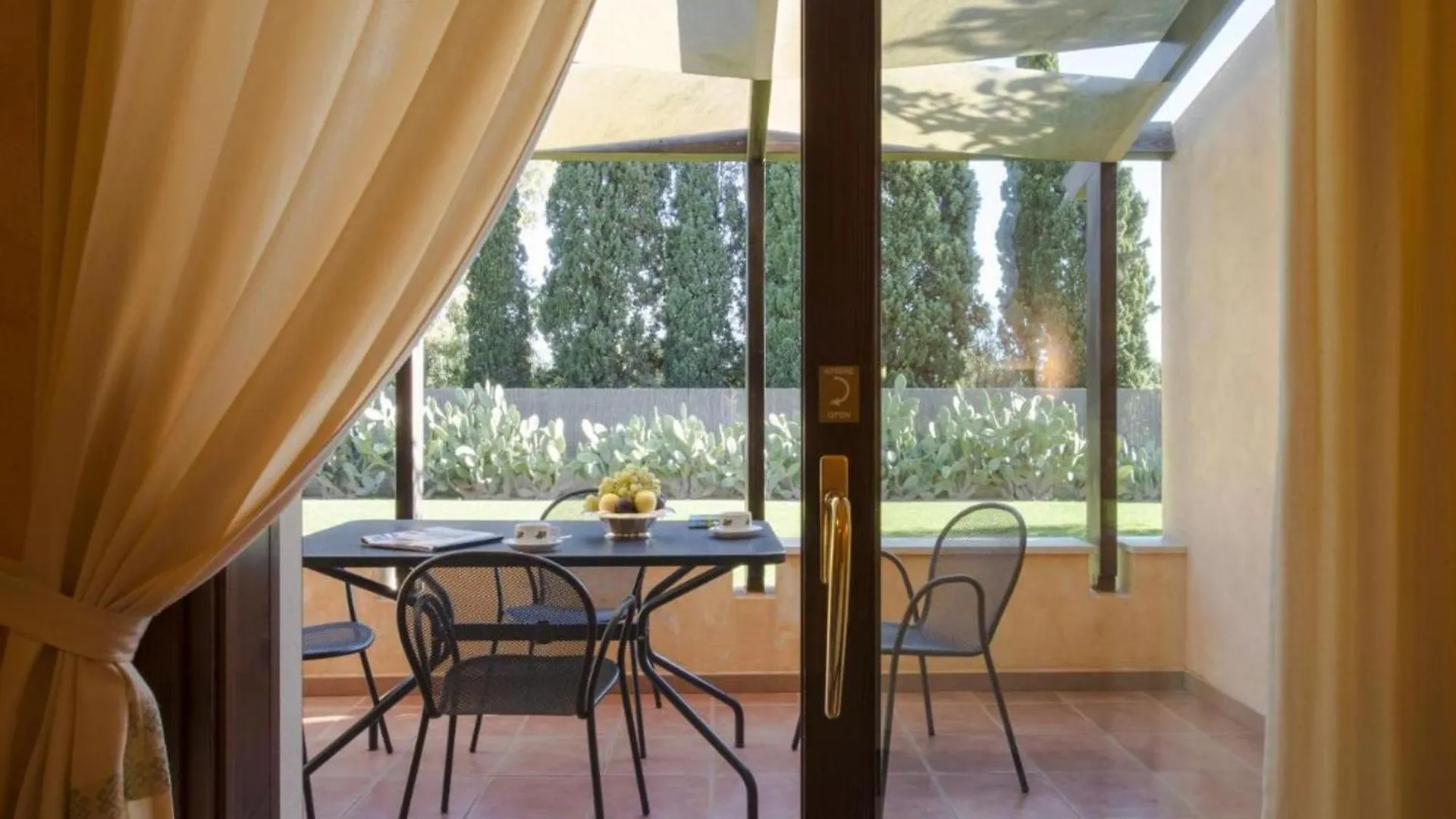Tranquil Lantana Resort 1 Bedroom Room Apartment Sleeps 5 Pula